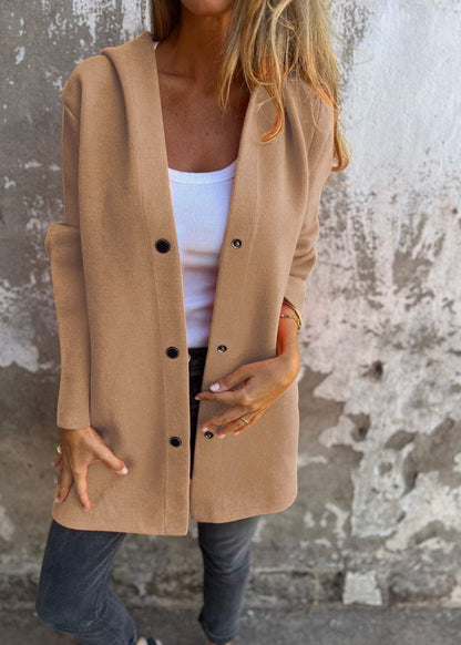 Schicke Strickjacke mit Kapuze