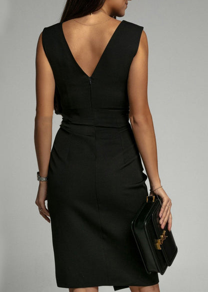 Ärmelloses Kleid mit V-Ausschnitt