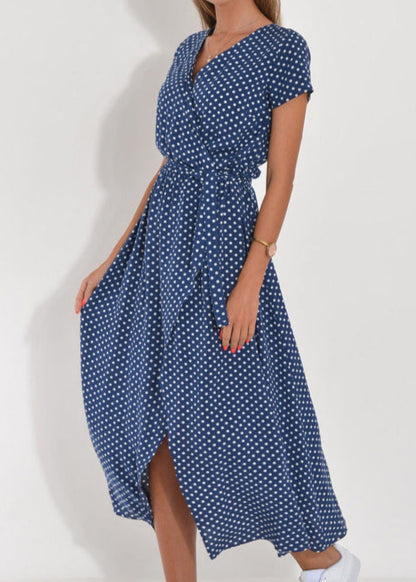 Fließendes Kleid mit schmeichelndem Schnitt