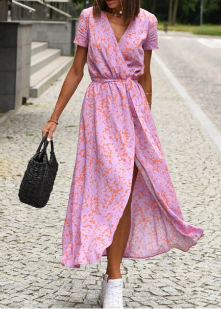 Fließendes Kleid mit schmeichelndem Schnitt