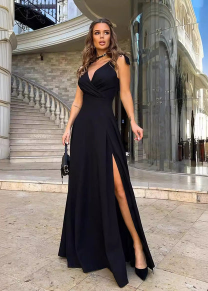 Einfarbiges Langes Plisseekleid – Natürliche Eleganz