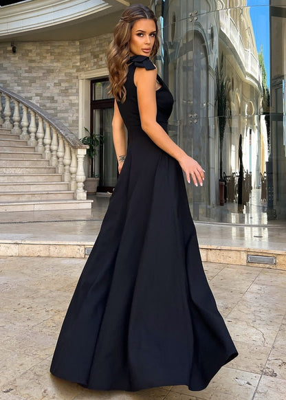 Einfarbiges Langes Plisseekleid – Natürliche Eleganz
