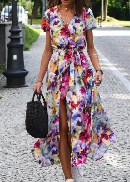 Fließendes Kleid mit schmeichelndem Schnitt